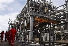 49519-oil-workers