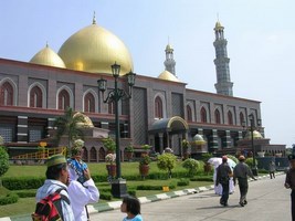 masjid kubah emas a