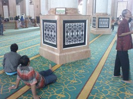 masjid kubah emas g